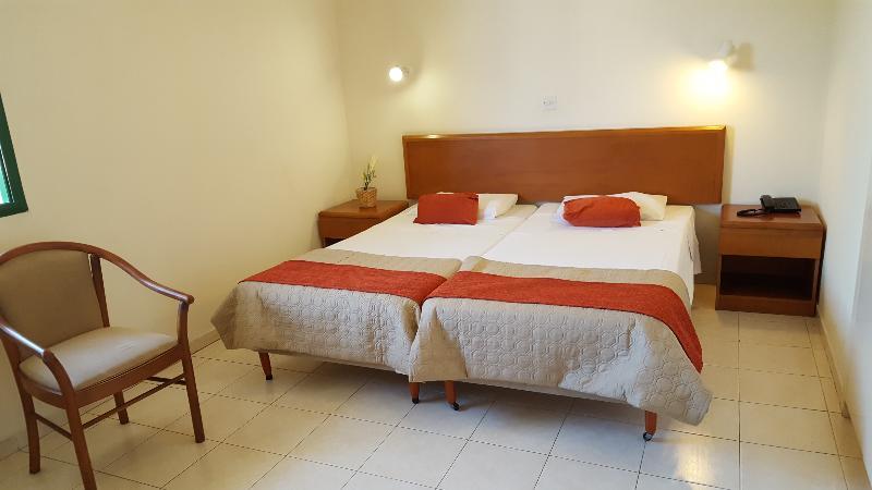 Mandalena Hotel Apartments Protaras Bagian luar foto