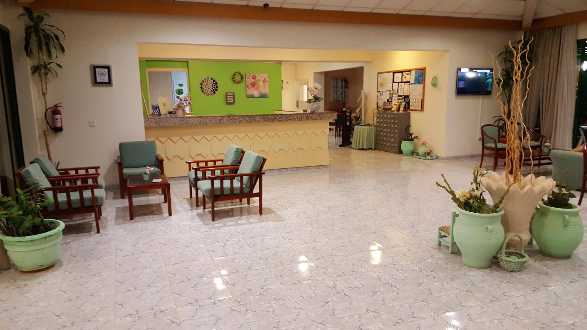 Mandalena Hotel Apartments Protaras Bagian luar foto